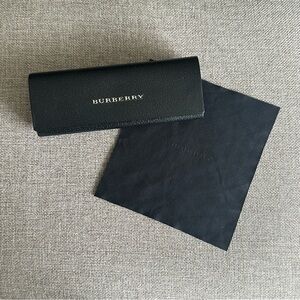 burberry glasses case and cloth